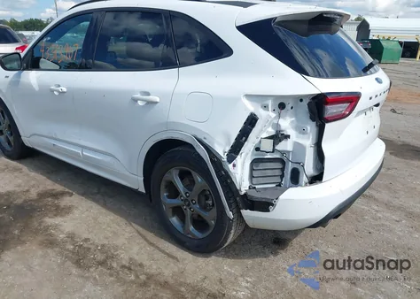 2023 Ford Escape St-Line z USA, uszkodzony, nr VIN 1FMCU0MN1PUA09330